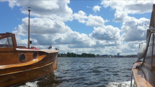 ARONA beim ersten Einlaufen in den Rostocker Stadthafen